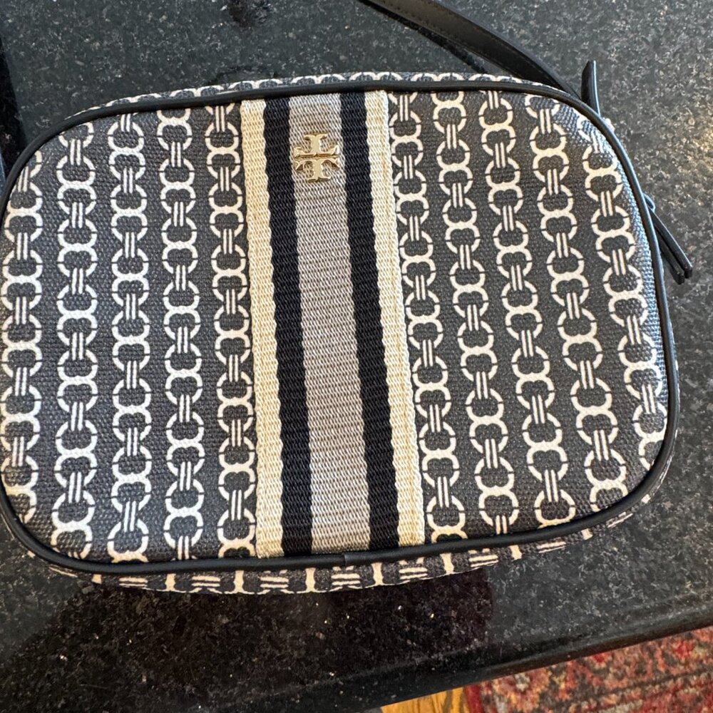 Tory Burch Black Gemini Link Crossbody Bag - Like New - Picture 10 of 13